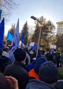 «Национальное альтернативное движение» предложит поправку по увеличению зарплат преподавательского и непреподавательского состава