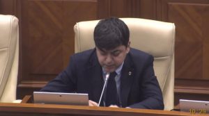 MAN cere explicații despre criza carburanților, dar PAS respinge audierea responsabililor din energie