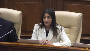Deputata MAN, Olga Ursu cere deblocarea legii privind parcările: Avizul Guvernului este acordat selectiv