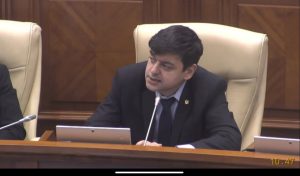 Gaik Vartanean a cerut audieri pe cazul apei din Bălți, dar inițiativa nu a trecut de Parlament