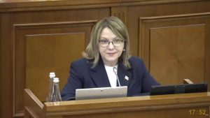 Angela Cutasevici, în Parlament: „Dacă nu intervenim acum, vom continua să numărăm copii săraci, fără să-i scoatem din sărăcie”