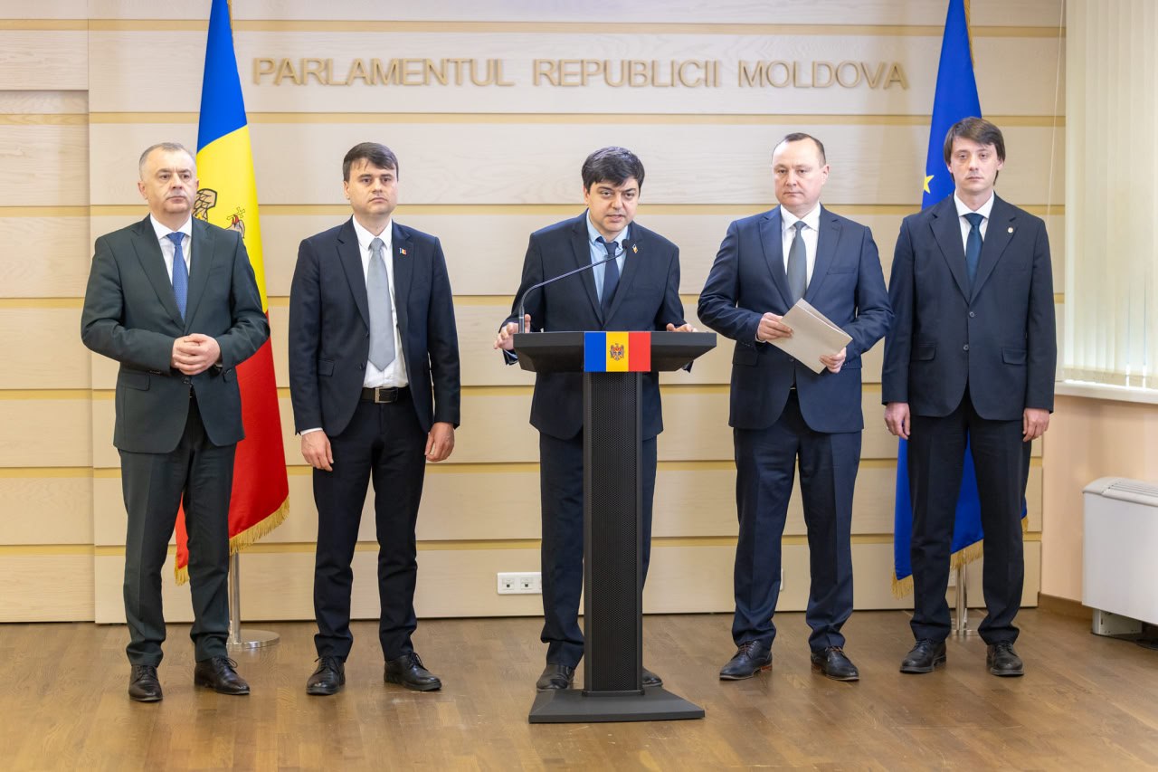 Opoziția sesizează Comisia de la Veneția privind reforma amalgamării: „Autonomia locală este pusă în pericol”