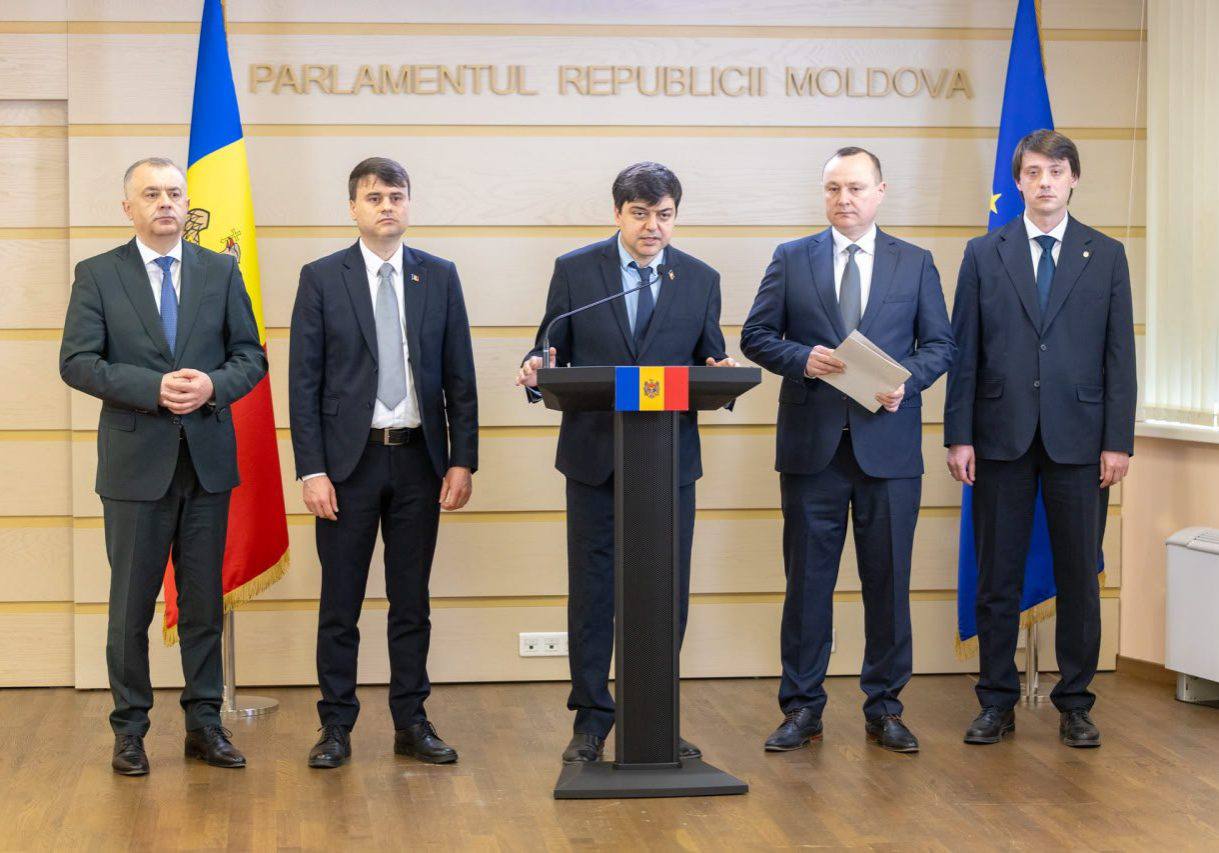 Opoziția parlamentară sesizează instituțiile europene: PAS vrea să subordoneze Parlamentul și să reducă opoziția la tăcere