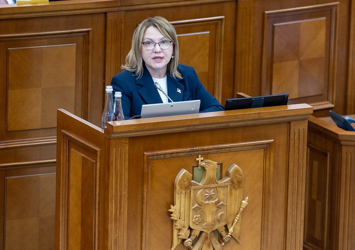 Angela Cutasevici: Guvernul nu oferă claritate privind majorarea salariilor profesorilor