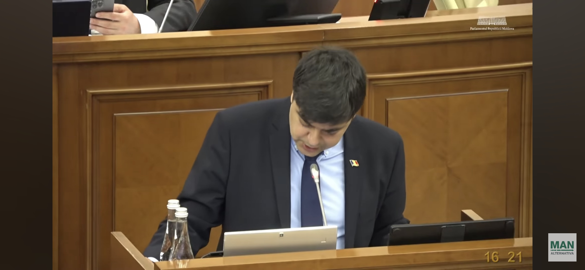 Gaik Vartanean, la tribuna Parlamentului: „Legea privind mass-media trebuie să protejeze presa de guverne, nu să o treacă sub controlul unui minister”