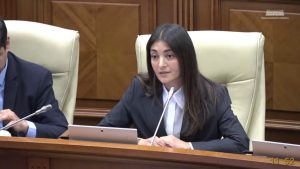 Olga Ursu, către ministrul Educației: Dacă Chișinăul are cele mai bune rezultate, de ce Guvernul îi preia școlile?
