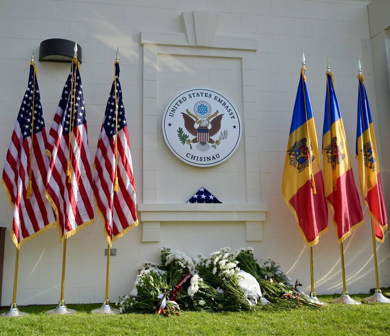 Liderul Partidului Mișcarea Alternativa Națională, Ion Ceban, împreună cu Ambasada Statelor Unite ale Americii la Chișinău, a comemorat astăzi victimele tragediei din 11 septembrie 2001