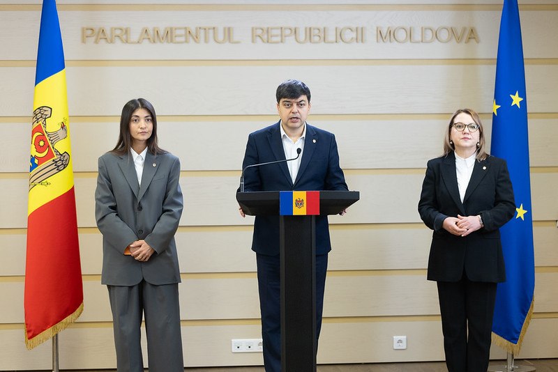 Proiectul de lege al partidului MAN privind vehiculele abandonate va fi examinat în plenul Parlamentului